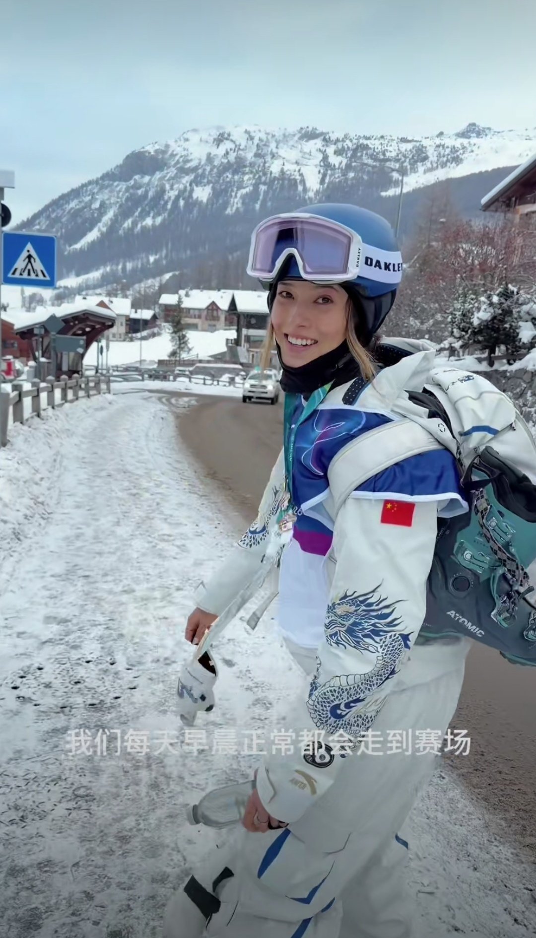 谷爱凌说我就是能顶住压力预赛中，谷爱凌首轮道具区转体时重心失控摔倒，获1.26分