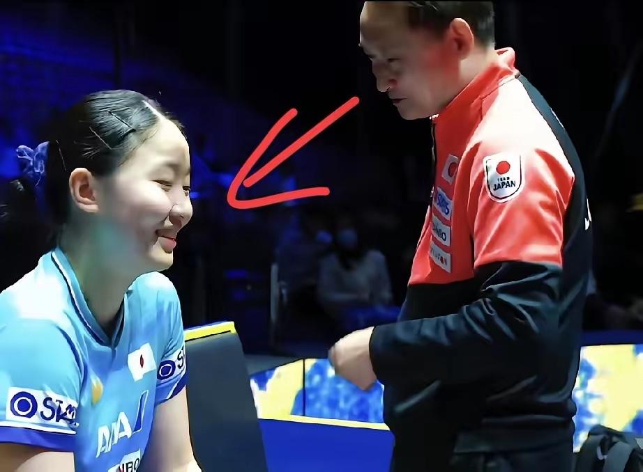 不知道大家发现没？张本美和输给了王艺迪
​张本宇第一个反应不是责备，反而是弯腰逗