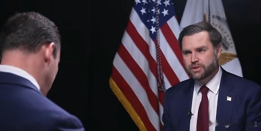 美国副总统万斯谈美国在伊朗附近的军事集结:“我们只是为了确保自己有应对的选择，我