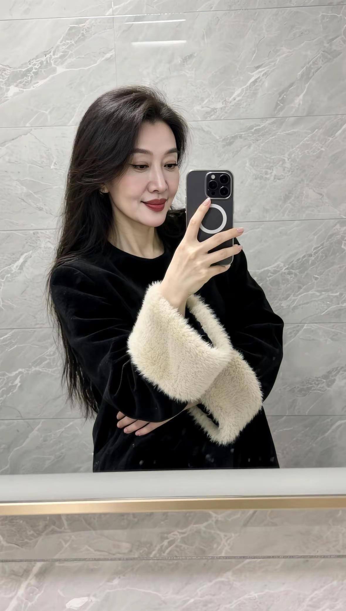 出身农村，没有学历，没有背景。没有朋友