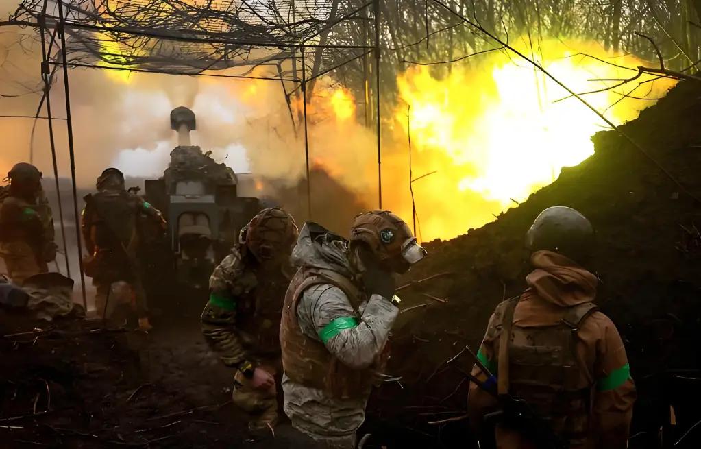 美国急疯了！乌军再不松口，俄军一旦夺回红利曼，乌西边战线一小时一变，想停战都没门