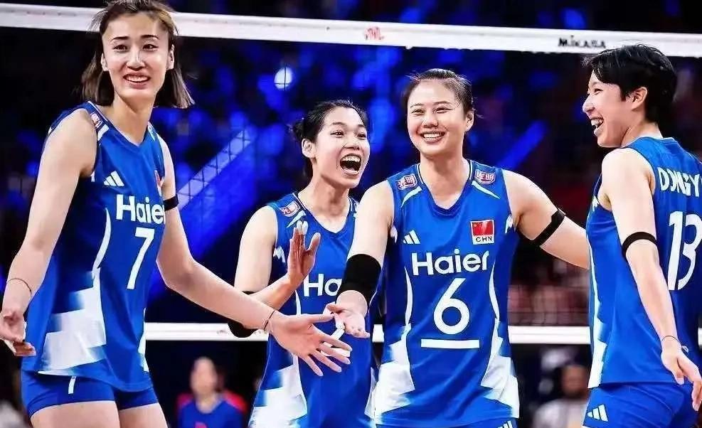 随着日本女排3-0完胜越南，八强晋级名单基本浮出水面，1/4决赛对阵形势初现雏形