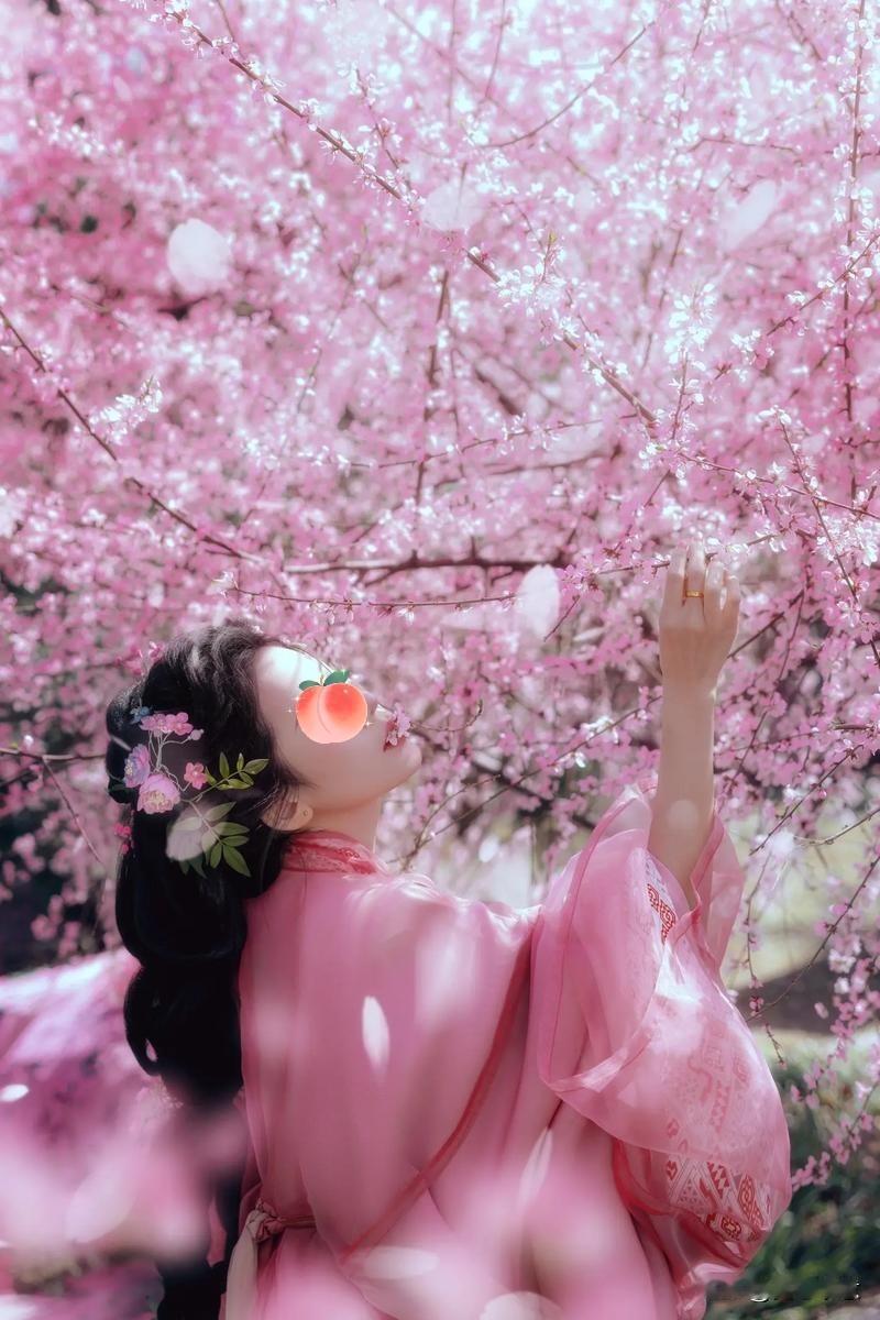 20多岁江苏女大学生因疯狂向多名男同学表白，这不是“哪个少女不怀春”的正常举动，