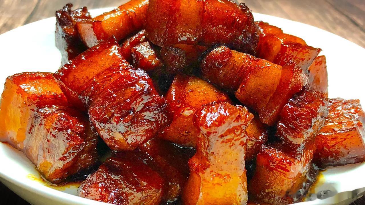 做红烧肉加上这一步，味香肉烂，一点也不油腻
做法见右边视频>>