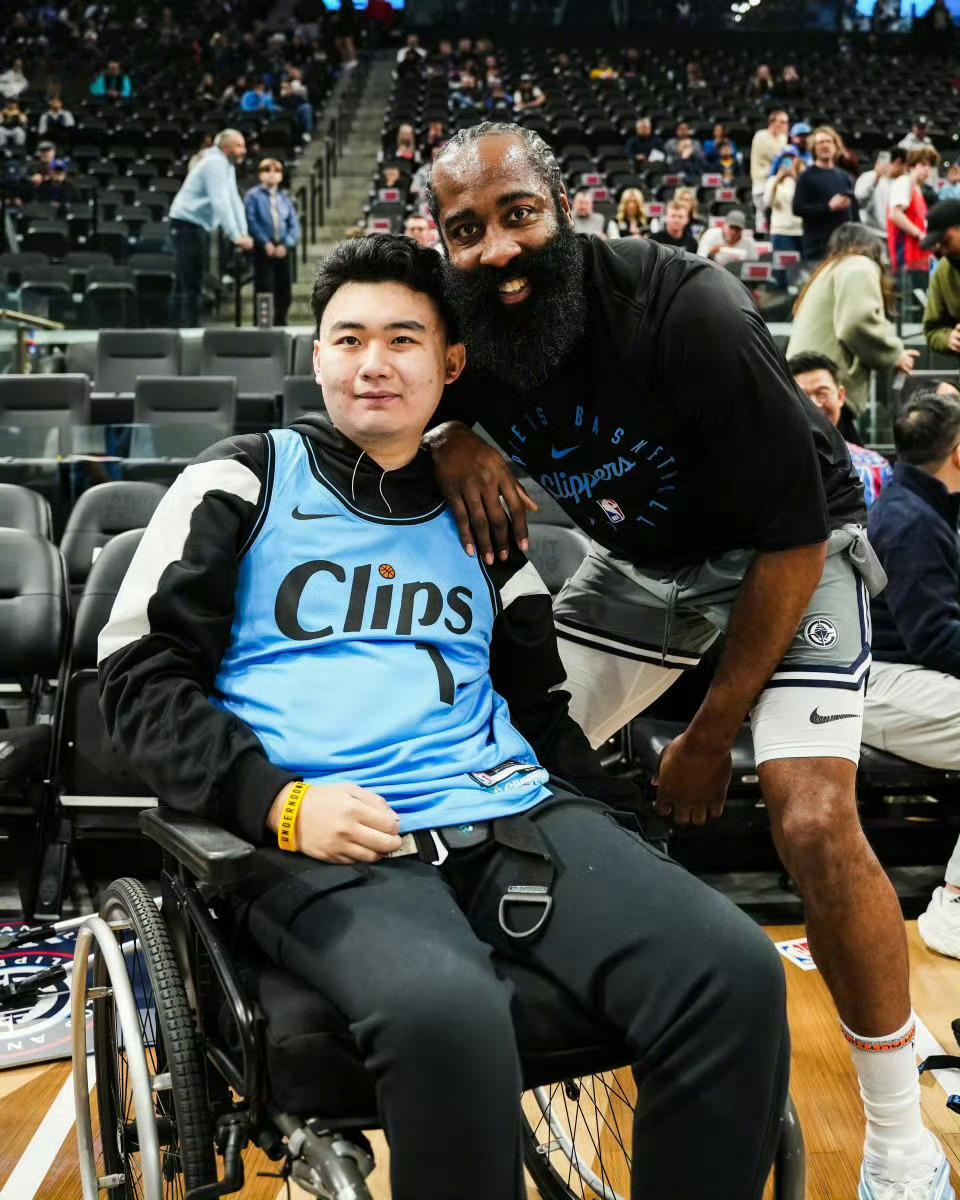 哈登和John Hao在中国重逢❤️哈登与遭枪击留学生重逢 ​​​