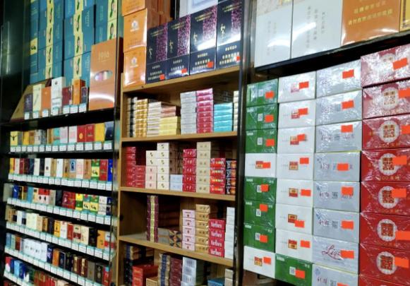 一年贡献1.65万亿的税，但为何国家却突然开始重拳整治烟草行业？很多人以为，严打