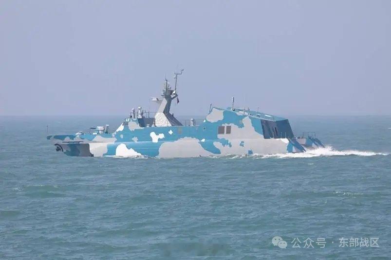 海上长城 春潮翻涌，战舰驰骋！——近日，东部战区海军某护卫舰支队多艘战舰组成编队