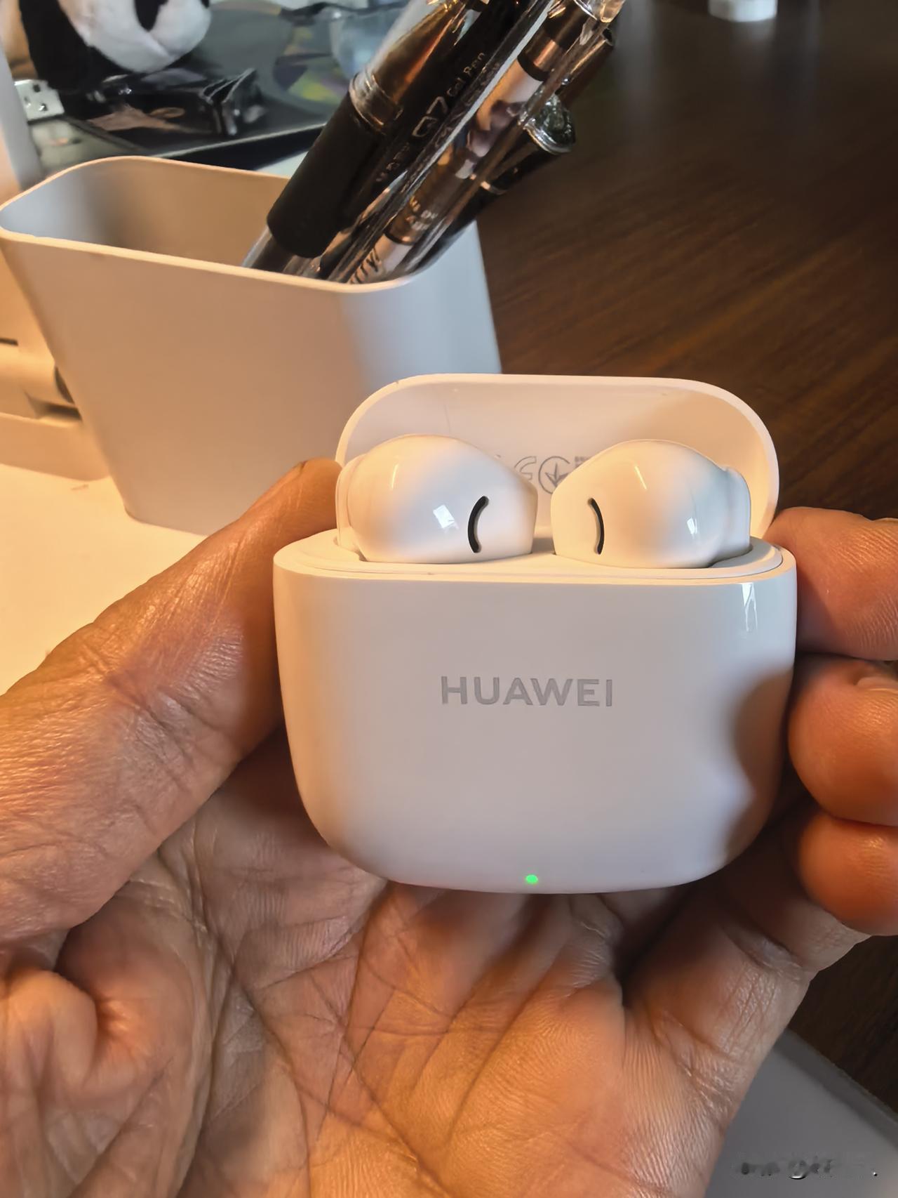 现在才发现华为耳机freebuds se2 几十块钱 真的跟一千多元的耳机音质没