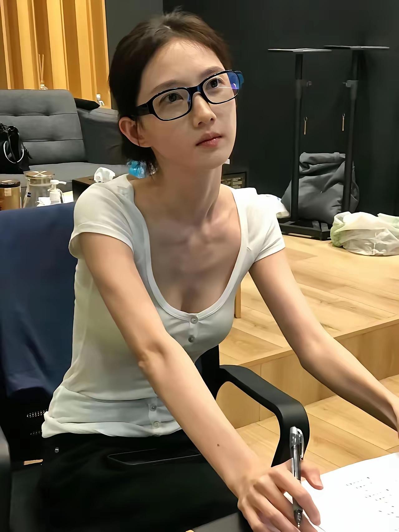 韩系女友｜冷调感韩系穿搭爽韩系衣服穿搭
