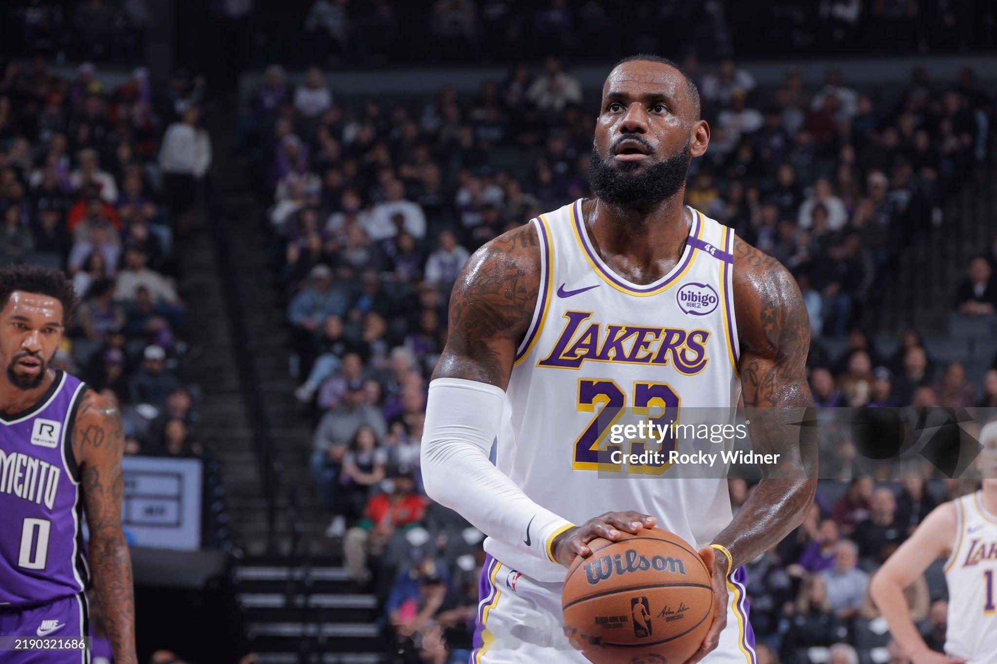 即将40岁的勒布朗詹姆斯的身材！真是厉害！ 