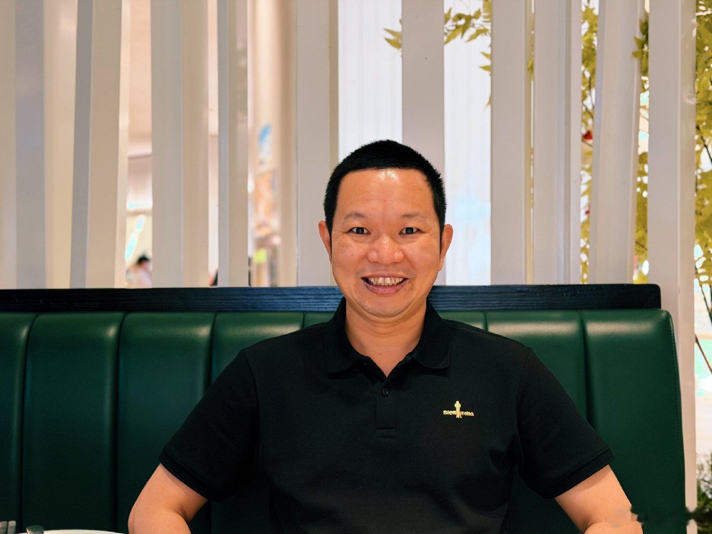 真正的成长，不是突然变得强大，而是在一次次跌倒后依然愿意站起来。允许自己不完美，