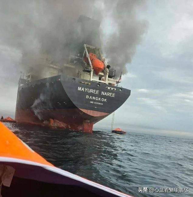 杀一儆百，看以后哪个国家的轮船还敢强闯霍尔木兹海峡！3月11日一艘泰国籍货轮无视