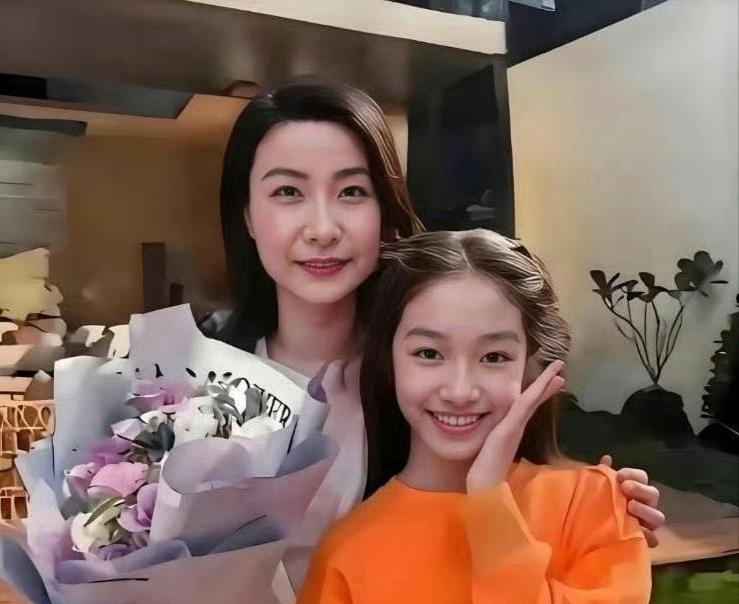 郭晶晶的小公主未来也是大美人？看看霍中妍就知道答案了！这位郭晶晶和霍启刚的大女儿