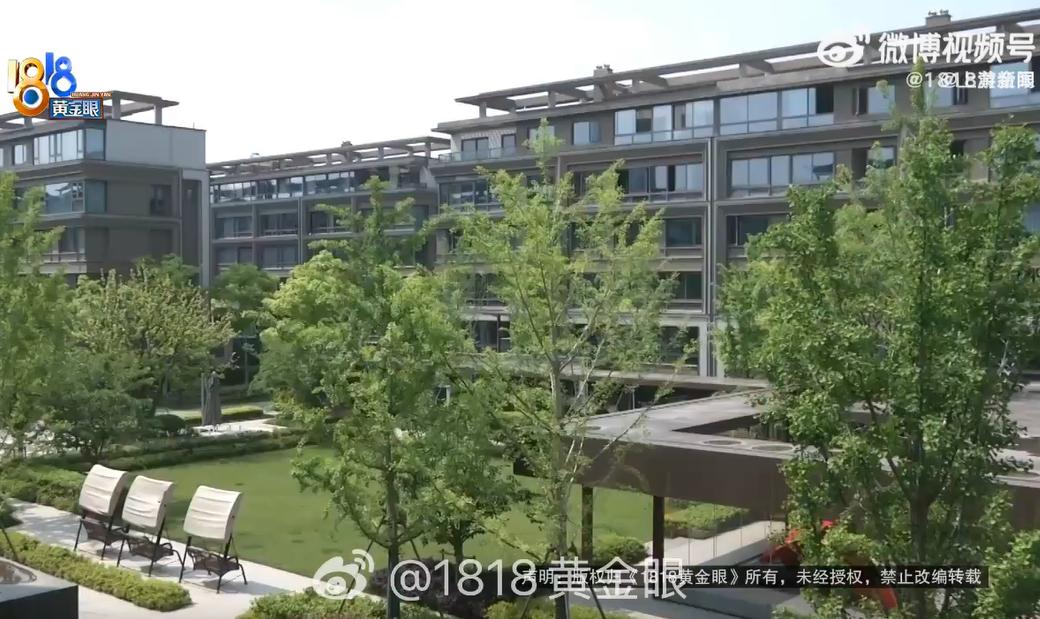 绍兴越城区的小李买了叠墅，找老熟人的“轩杨门窗”做铝合金窗户，预付1万3元后，对
