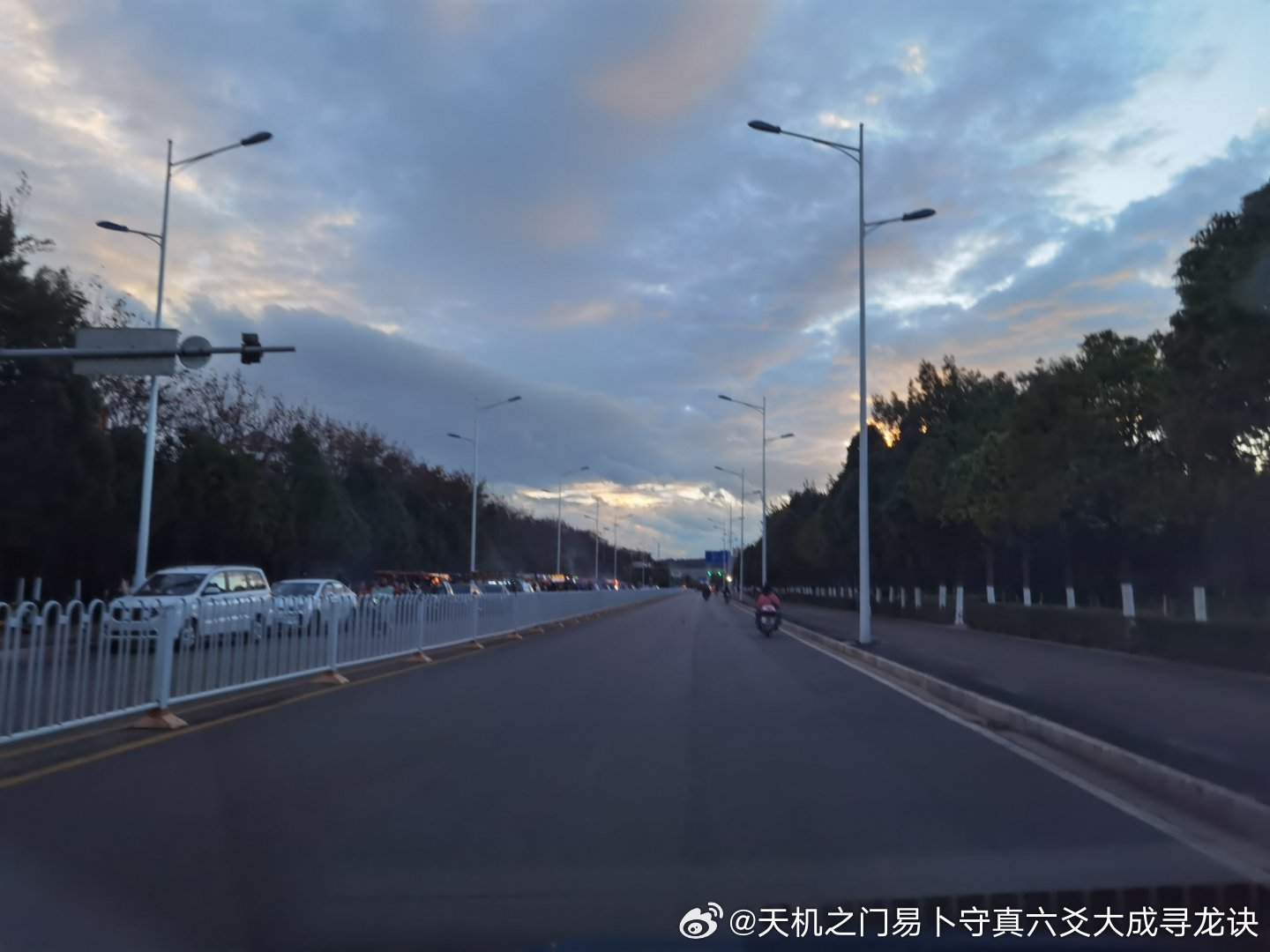 人生万般事，皆有定数，不必强求、不必焦虑、不必慌张。该来的总会来，该走的留不住，