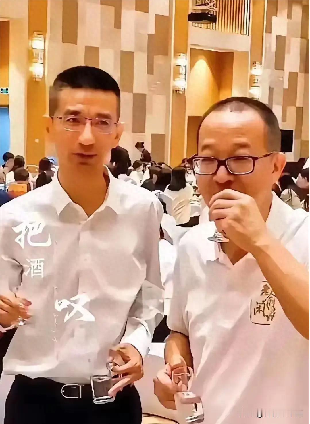 1.东方甄选到目前为止都没有明白，它的最大溢价，来源于教育工作者的素质、教养、高