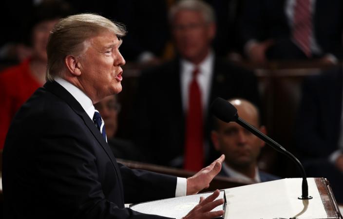 美国数百名外籍退伍兵遭逮捕驱逐，有的甚至刚脱下军装就被ICE执法人员带走，连家属