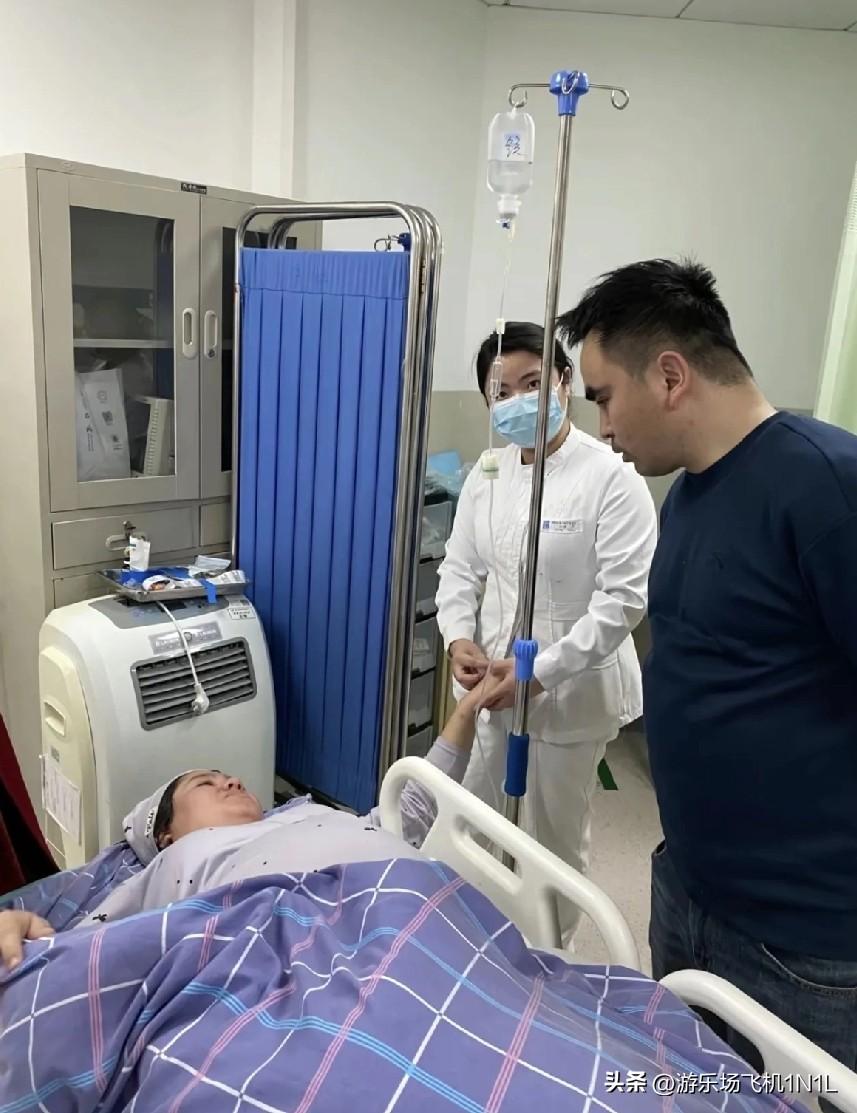 这几天被那个“五胞胎”的新闻刷屏了，
大家都在感叹生命奇迹，
但我盯着那个爸爸对