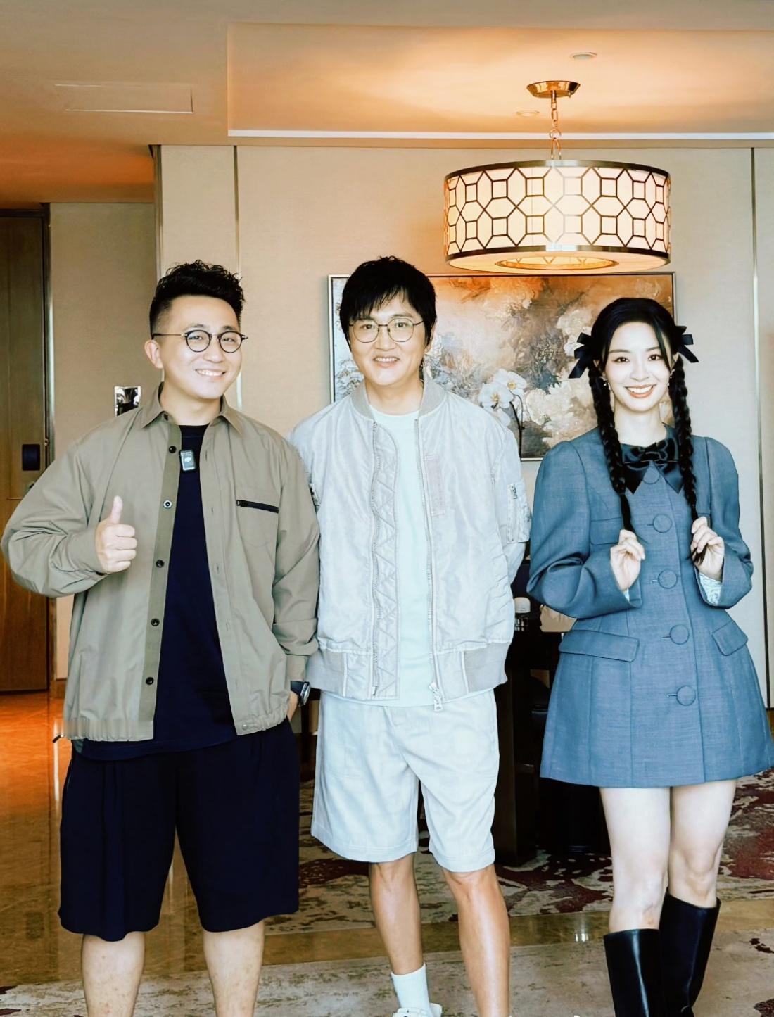孙楠长成大姑娘了，我印象中孙楠还是胖胖的，怎么这么瘦了[喵喵] ​​​