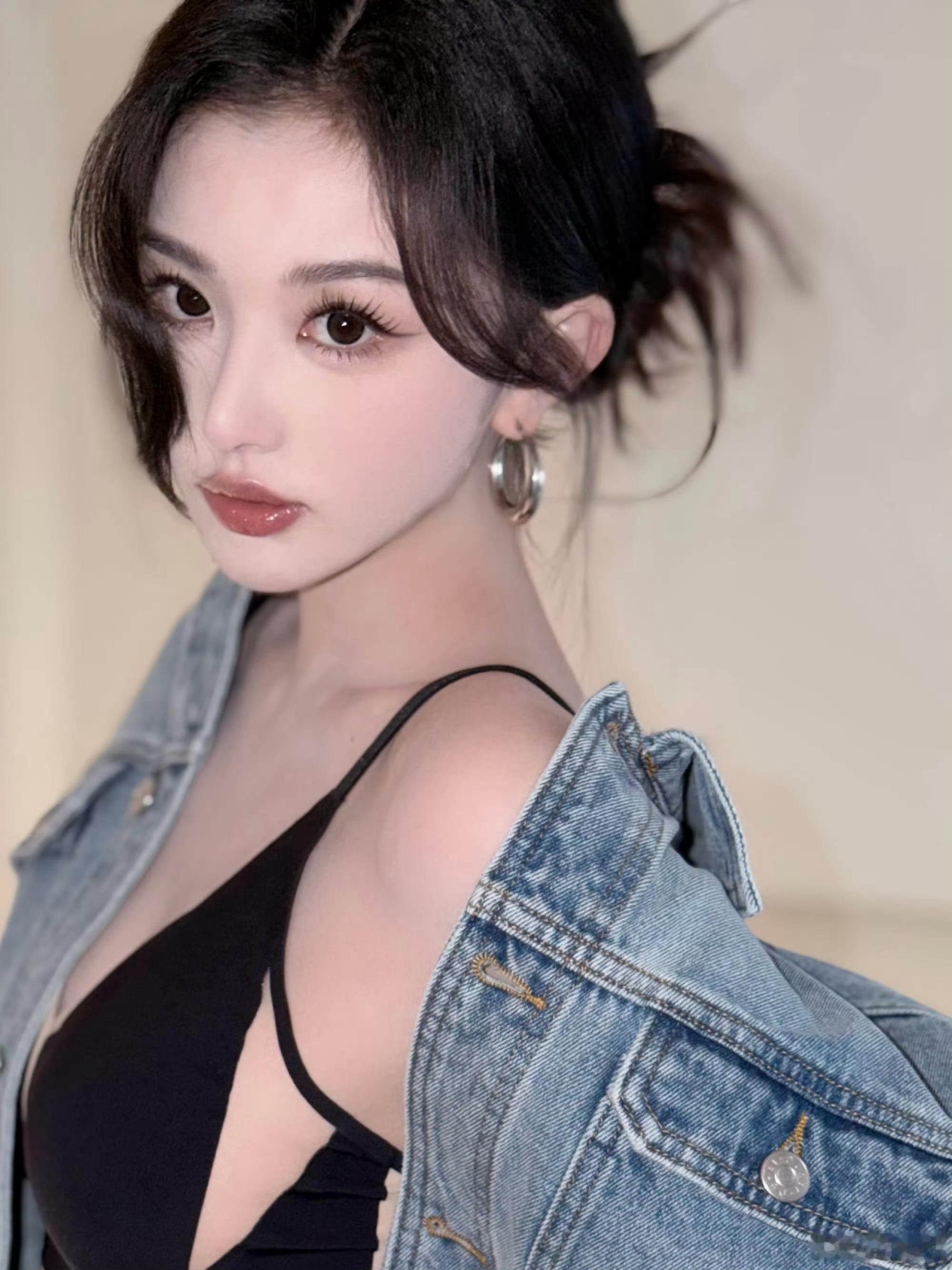 孔雪儿张馨予想跟恋综男嘉宾约会孔雪儿张馨予妥妥行动派！看到樊子华盲选约会落单独自