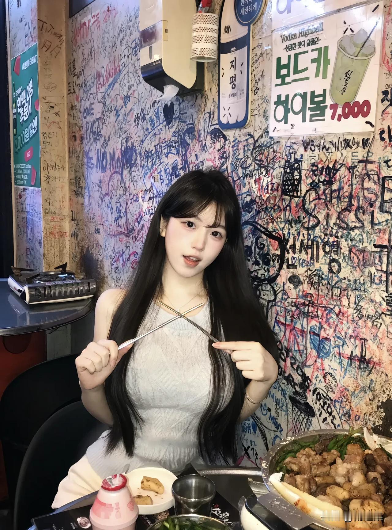 美食佳人相伴，人间值得。