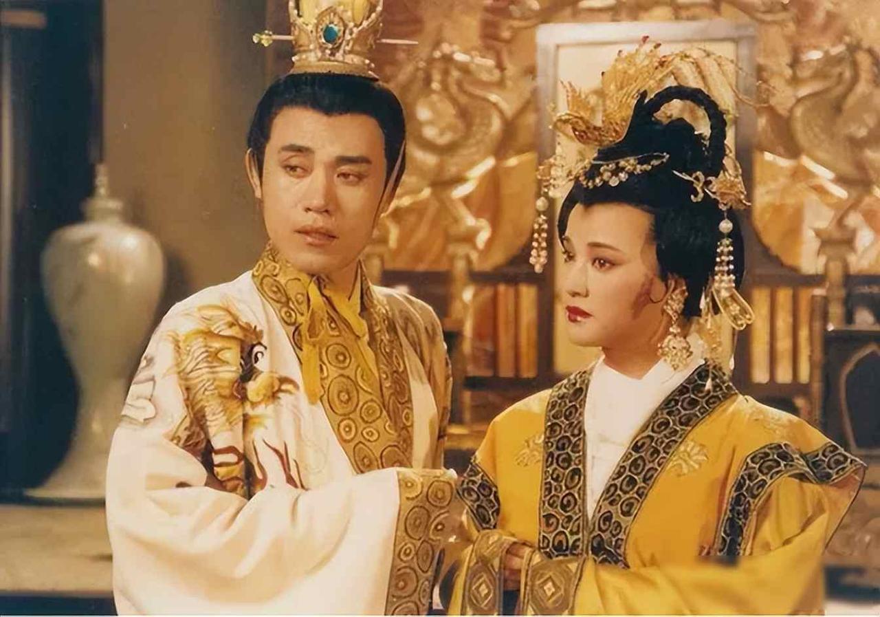 整整25年的太子，仅仅6个月的皇帝，换来5个月的太上皇
长安城最深的宫墙里，李诵