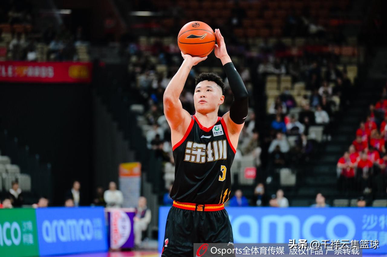 谁是现今中国男篮领军人物现在还没有那一名球员会成为中国男篮的领军人物，自从姚明，