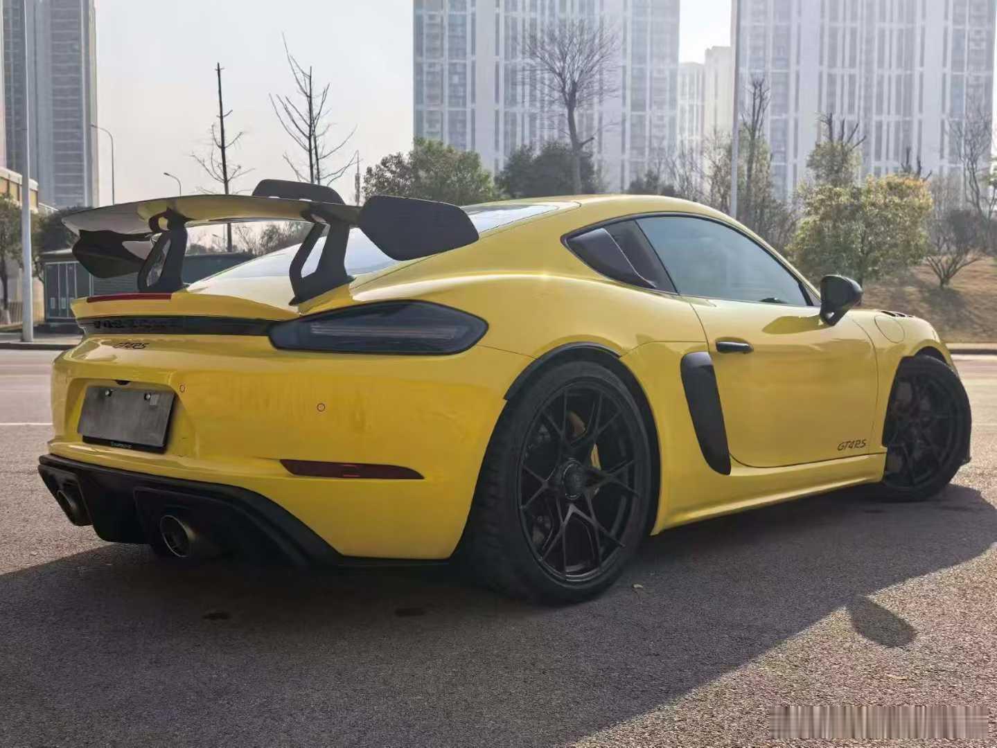 24年9月上牌、保时捷718 Cayman GT4 RS、带车衣，1900公里 