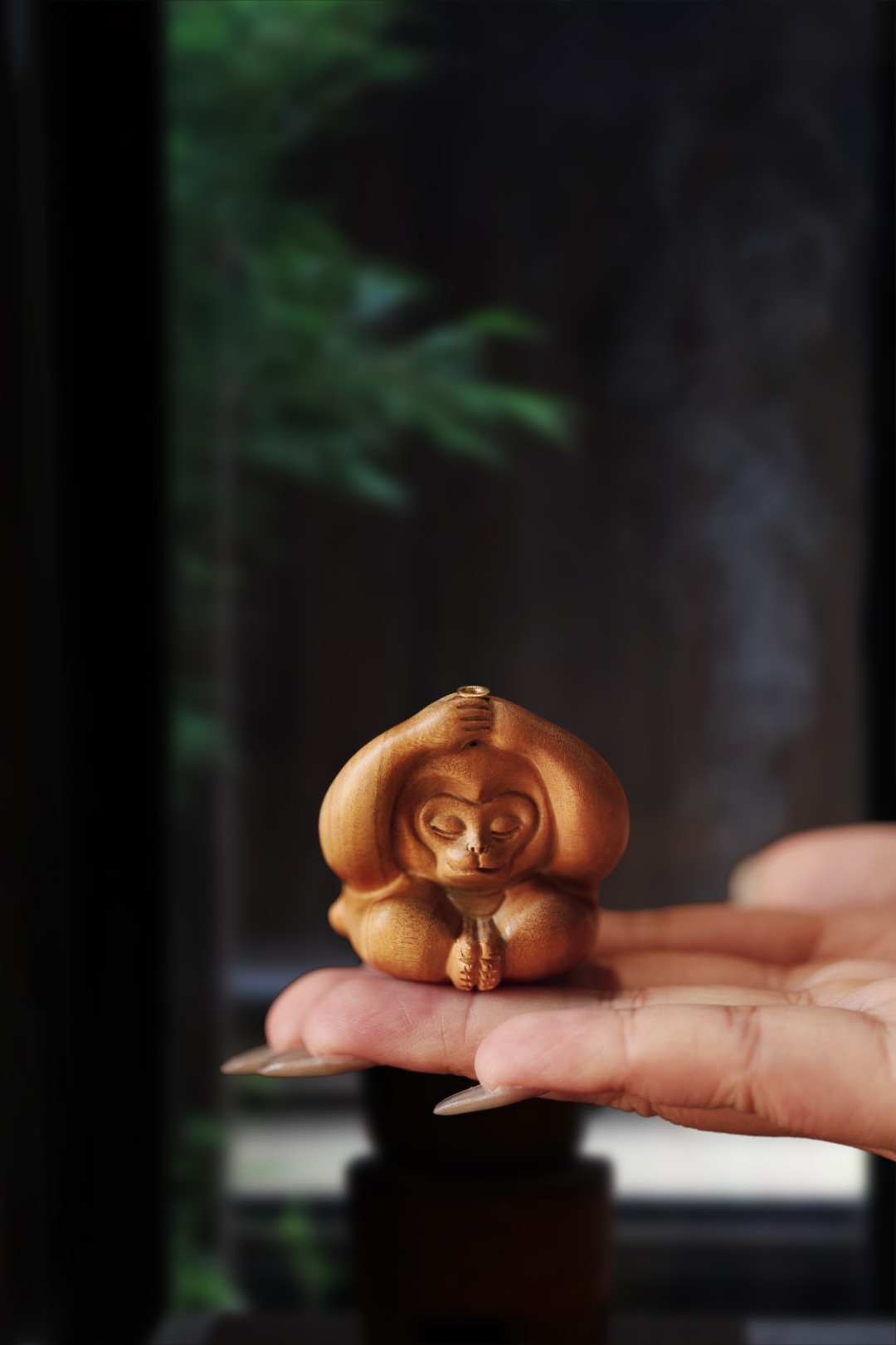 老山檀香 | 灵猴 香插香味醇厚，雕刻灵猴圆润，伴书案茶席，入目福气满满，案头、