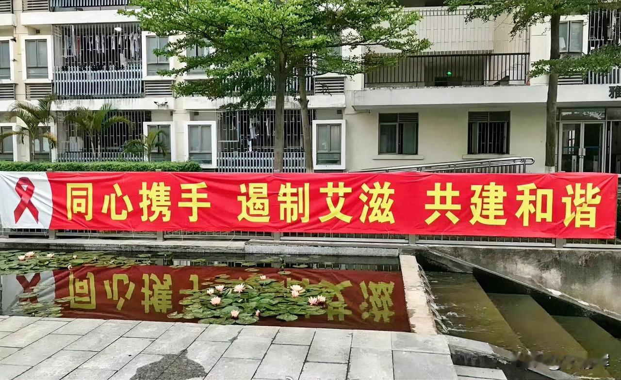 女生校内分娩所在学校开会反思性教育亟需跟上！大学女生未婚生子已成普遍现象。根据现