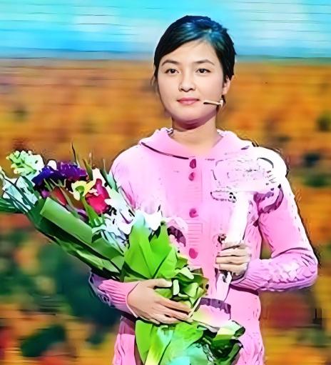 泪目！山西1女孩，5岁时父亲车祸去世，母亲无力抚养5个孩子，含泪把她送人，新家男