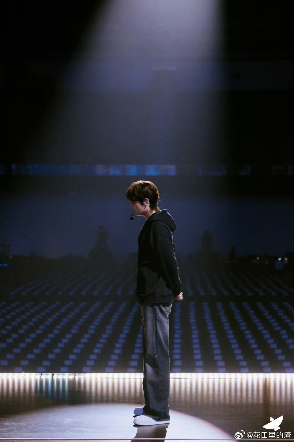 张远回应第一次来苏州开演唱会张远回应首次苏州开唱，简单的感叹号满是真诚，用心准备