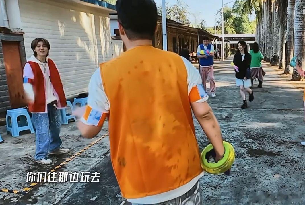 鹿晗急得北京话都出来了鹿晗淘汰了还要被误伤哈哈哈哈哈 “我们已经被淘汰了，还老误