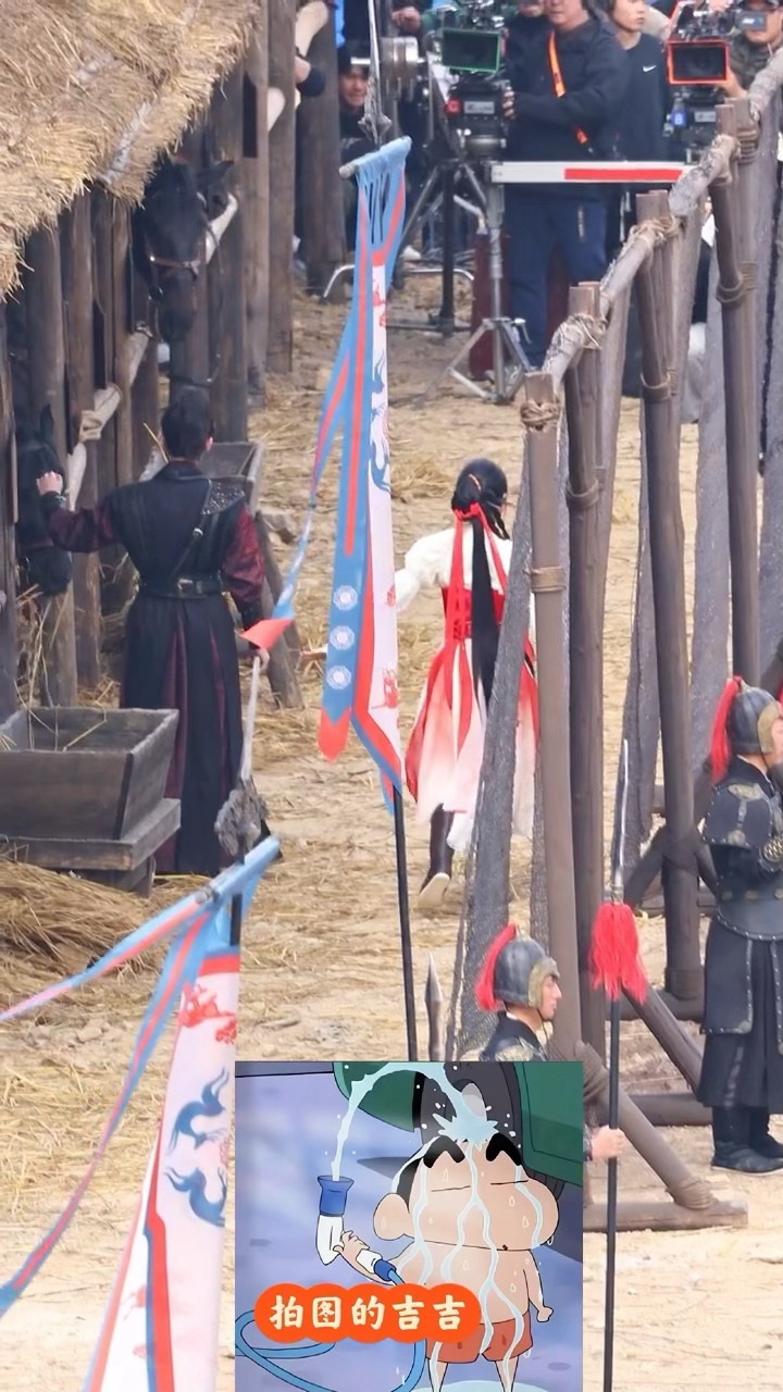 这个倒退走路也太萌了 