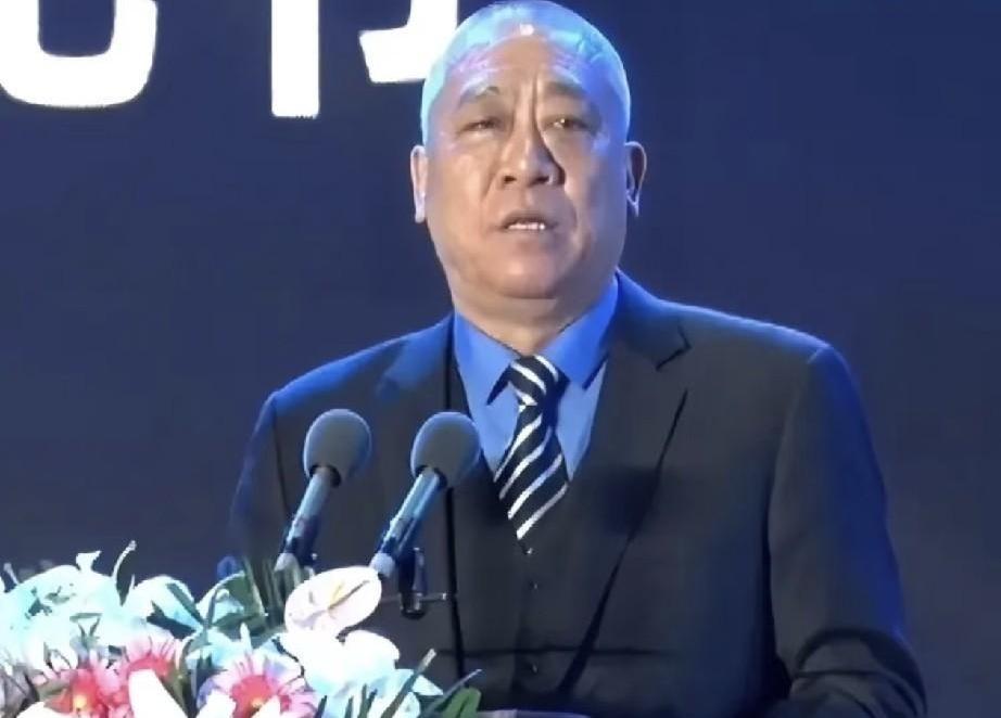 你见过劝退求职者，理由竟是“员工死活不肯走”的公司吗？
崔培军这儿就是这样。去年