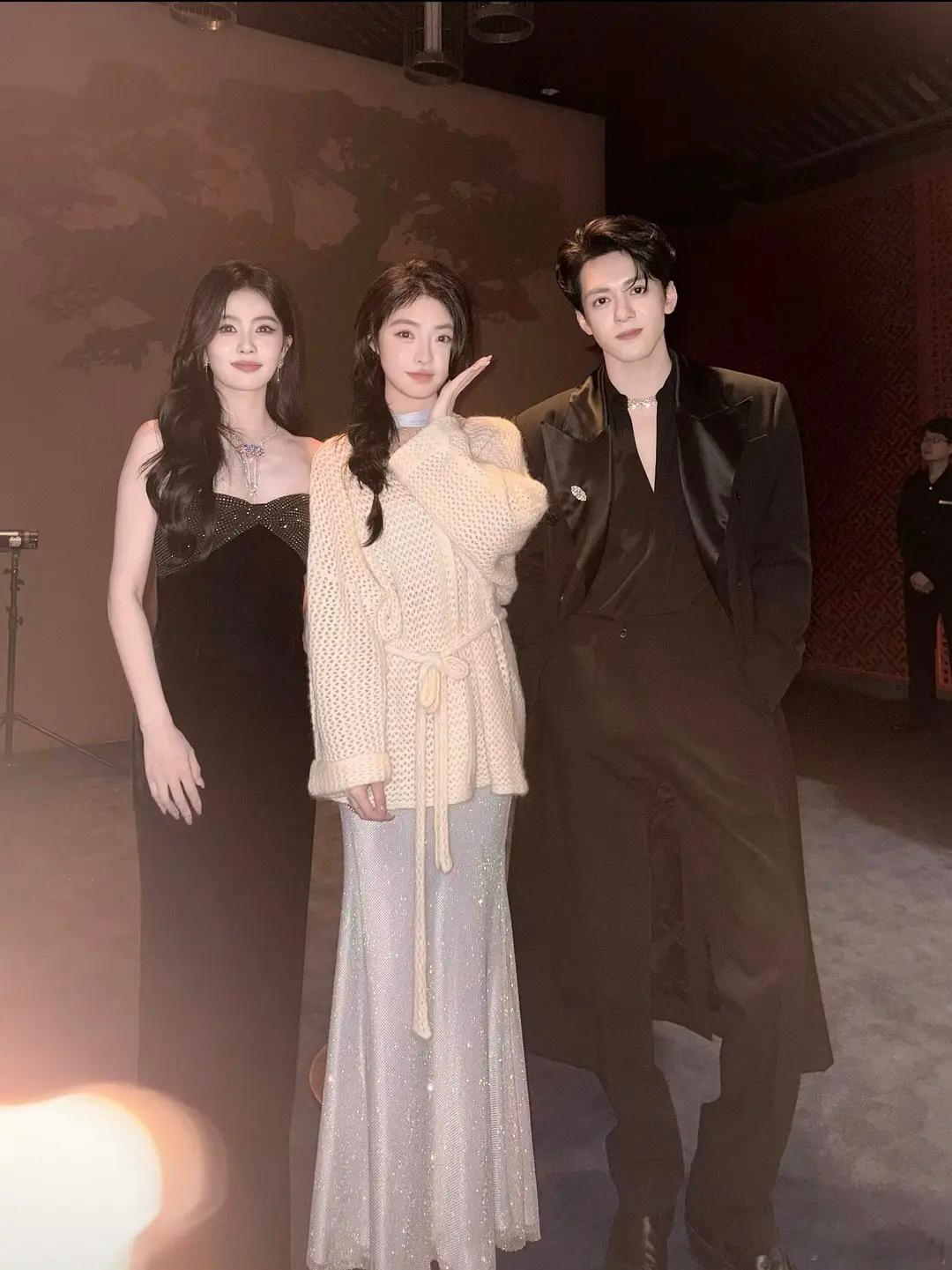 咋感觉差不多呢 ​​​