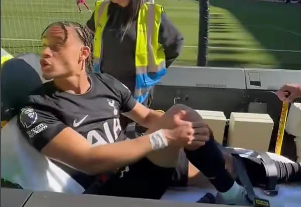 据《每日邮报》报道，在热刺 对阵狼队 的英超保级生死战中，热刺中场哈维-西蒙斯在