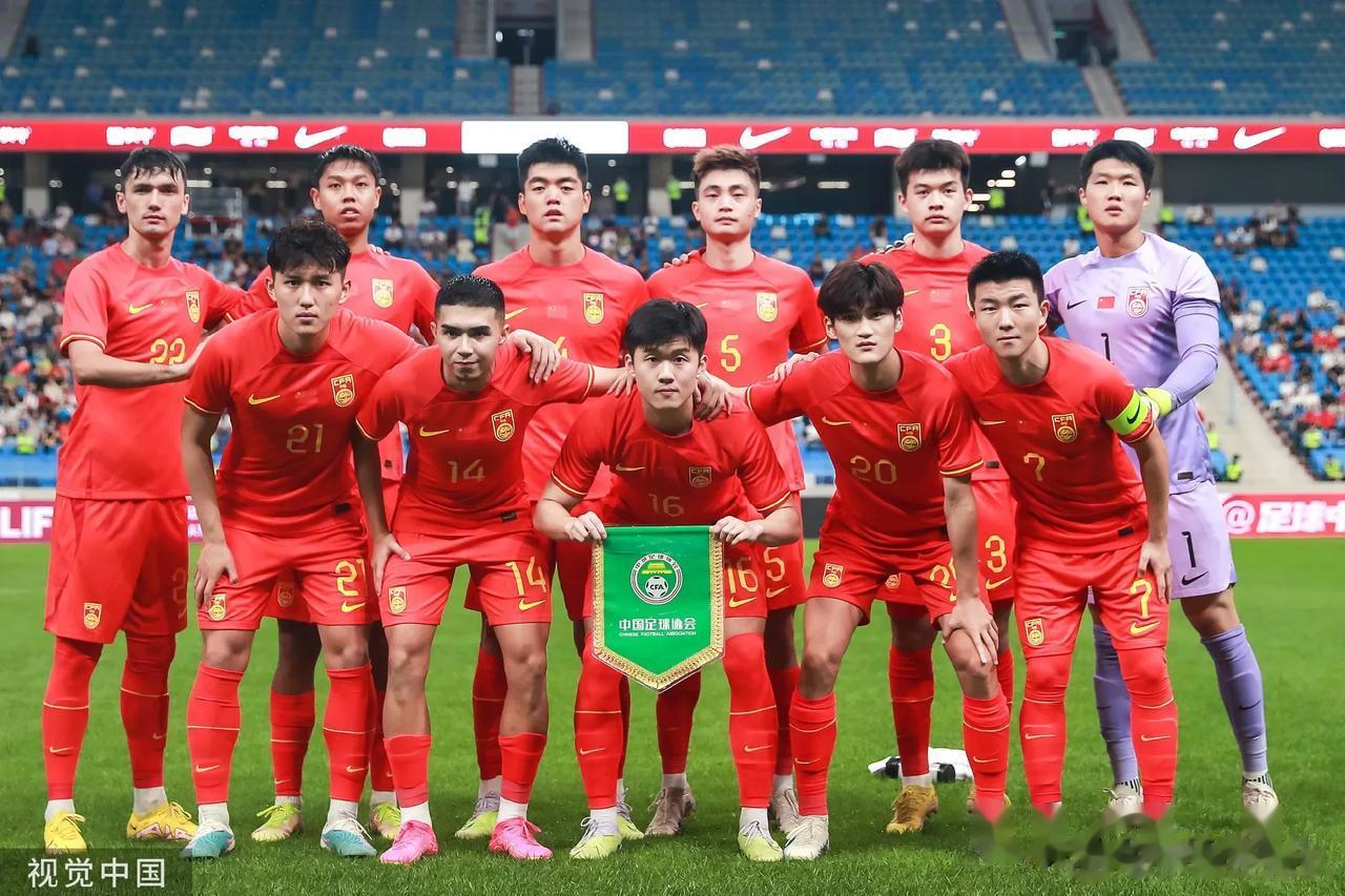 3个“菜”总结国足0：0阿联酋

1，球员菜
2，主帅菜
3，菜鸡互啄

球员的