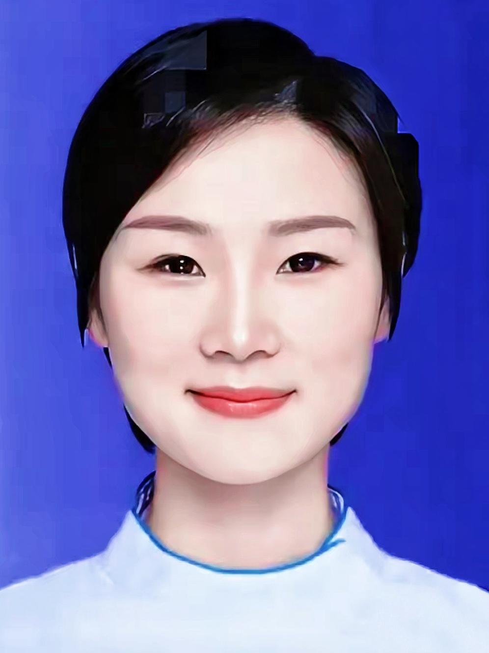 湖南省人民医院，
心内六区的彭晶晶护士长，

仔细了解她，发现彭晶晶不仅人也漂亮