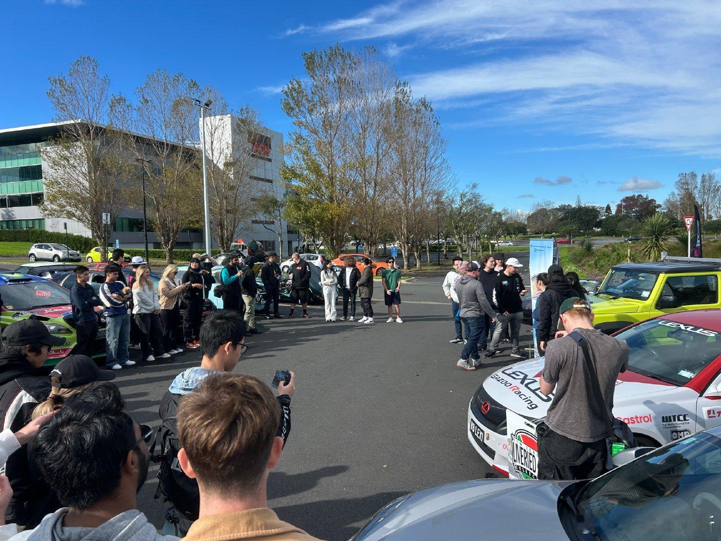 时隔很久的 CarMeet！最近总是下雨，所以已经很久没有类似的活动了这次终于能