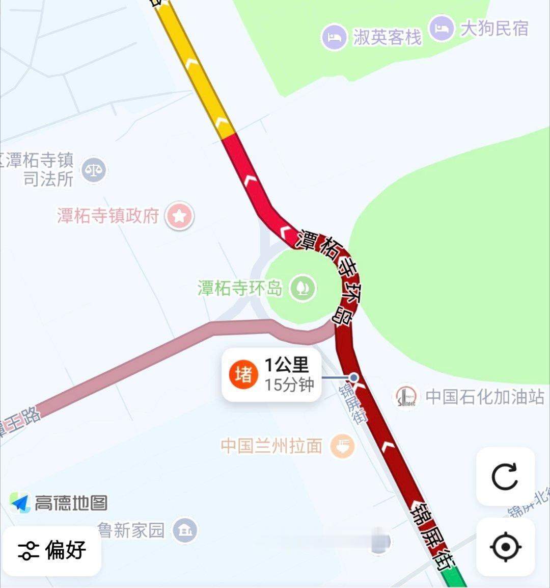 潭柘寺环岛，周末早上太容易堵车了吧。值得避雷