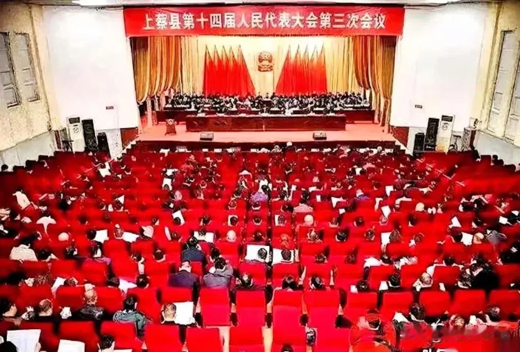 真让人后背发凉，通稿中的“必杀信”
 
军委通稿传递出无官职高低，反腐的强烈决心