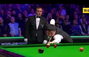 2025斯诺克冠中冠赛场掀起横扫狂潮！
世锦赛双马克强势出击，
熊猫选手赵心童领