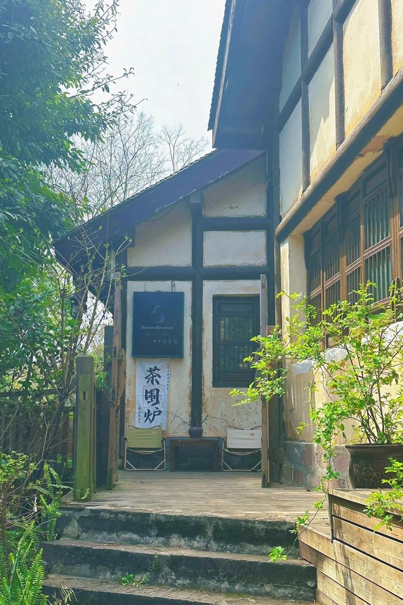 假期来成都旅游，山水古城五凤溪攻略！
成都五凤溪古镇
美景和美食推荐：
1、半边