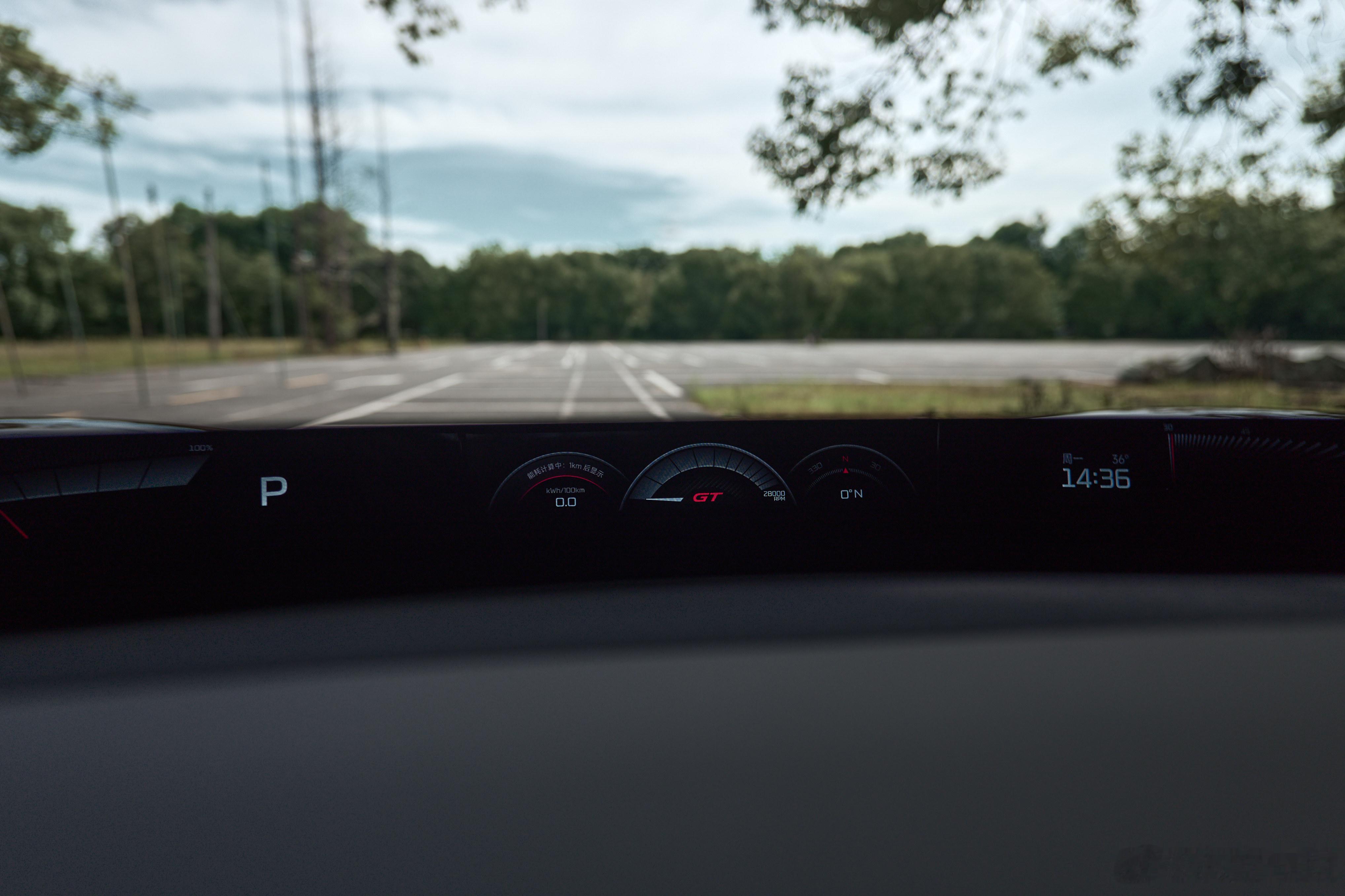 趁着上海台风到来之前，先把“它”拍好