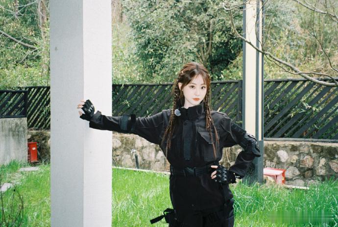 祝绪丹18图收官晚高疯周五晚高疯 祝绪丹收尾《周五晚高疯》，感谢一路陪伴，她的精