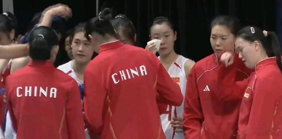 中国女排惨败日本队获得亚军2026亚洲东区女排锦标赛迎来冠军争夺战，经过比拼，中