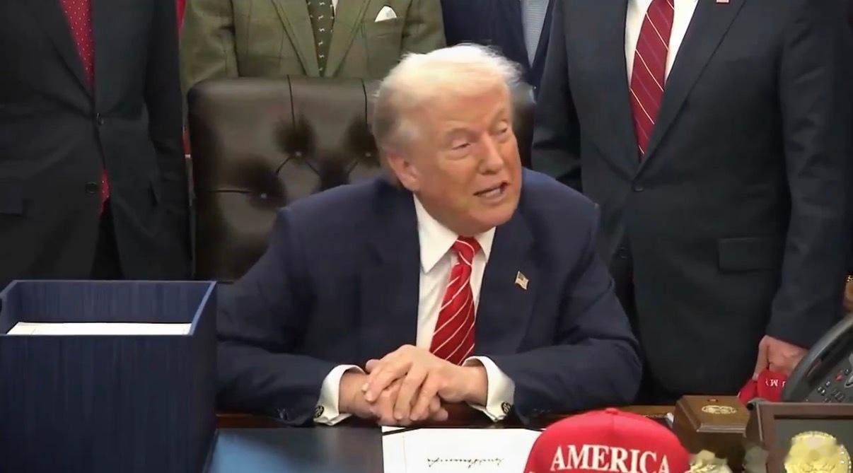 ‼️特朗普 ：“还有一点我们不能忽视，在明尼苏达州——有些地方情况更糟，比如加利