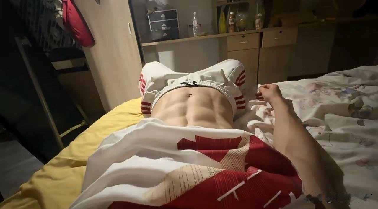 精神小伙我又满血复活了
兄弟们顶我上去！