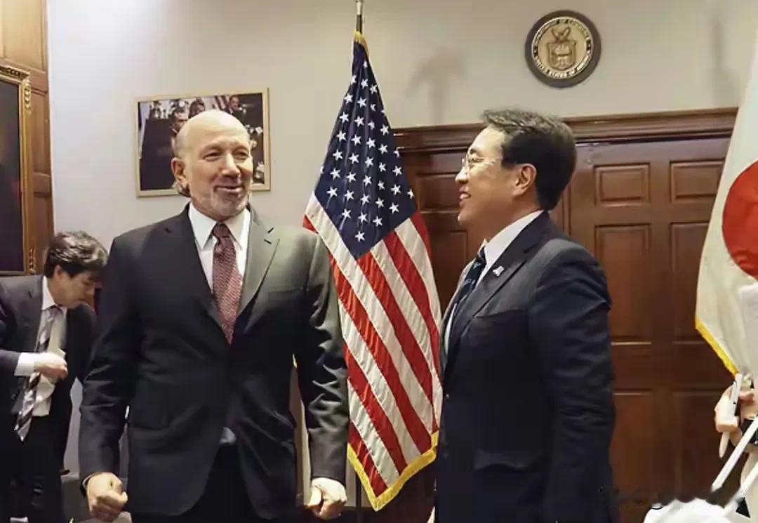 美日博弈暗流涌动！5500亿协议背后，特朗普的“友谊价码”让日本骑虎难下  
